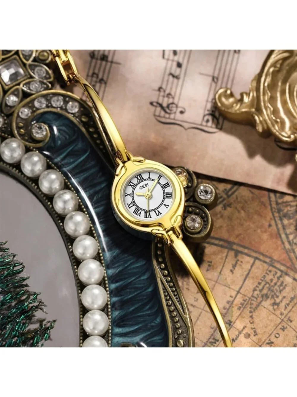 Women's Gold White Small Dial Bangle Thin Strap Classic Vintage Style Watches